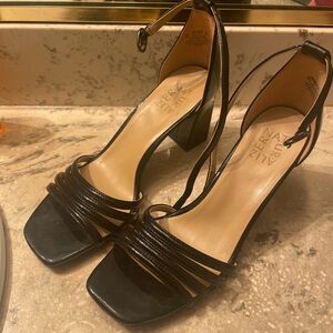 Thena Ankle Strap Sandals Naturalizer sz 8